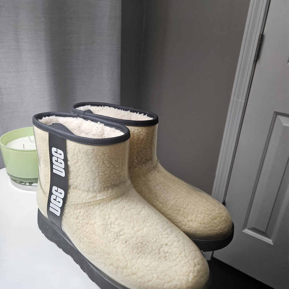UGG Shearling Lined Boots - Picture 4 of 8